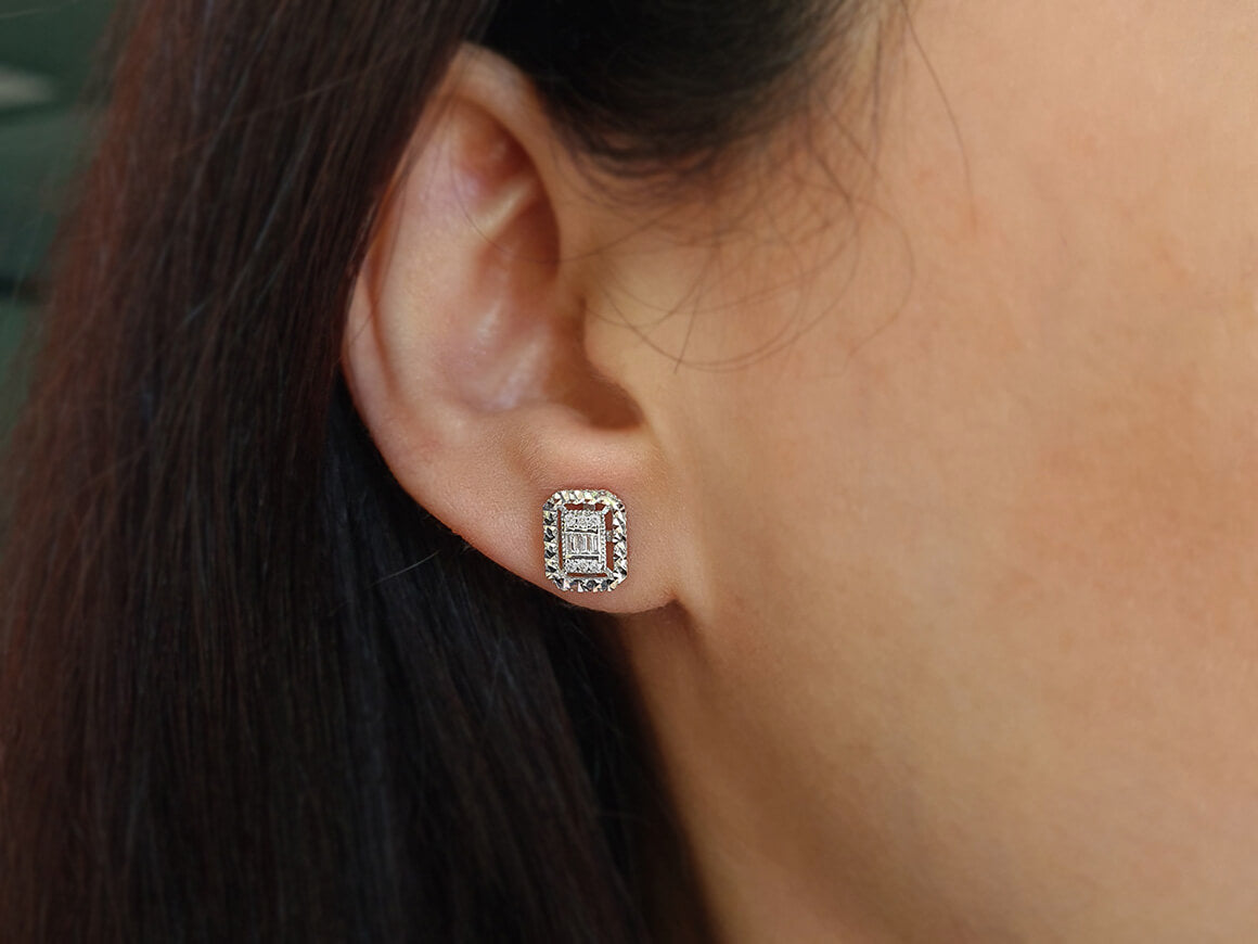 Stud Earrings with Baguette and Round Brilliant Cut Lab-Grown Diamonds, 0.11 Carats, in 333 White Gold – High-Quality Jewelry by Rosy Lab Diamonds