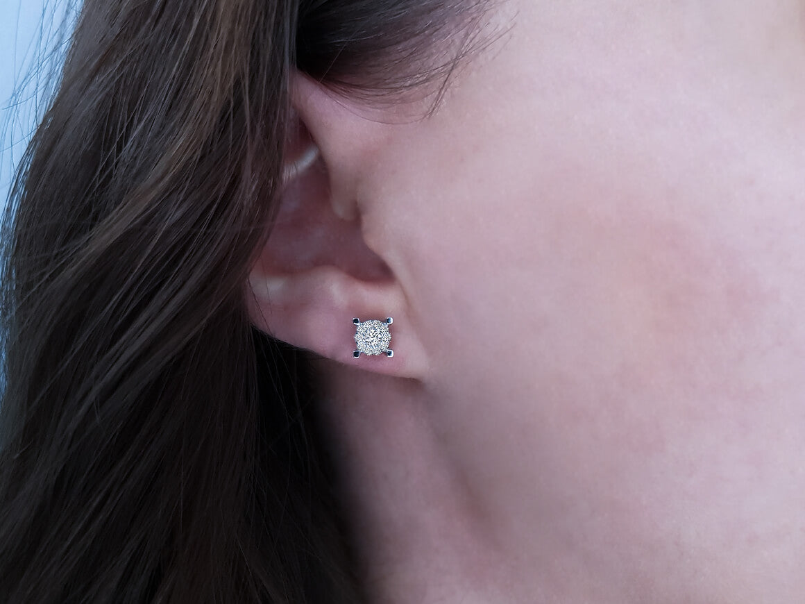 333 Beyaz Altın 22 Elmaslı Pırlanta Küme Küpeler - Rosy Lab Diamonds’tan yüksek kaliteli Mücevher
