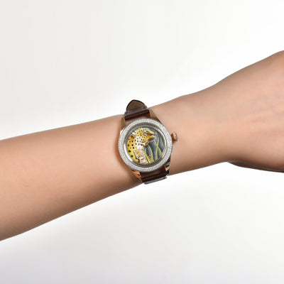 Elegant leopard watch