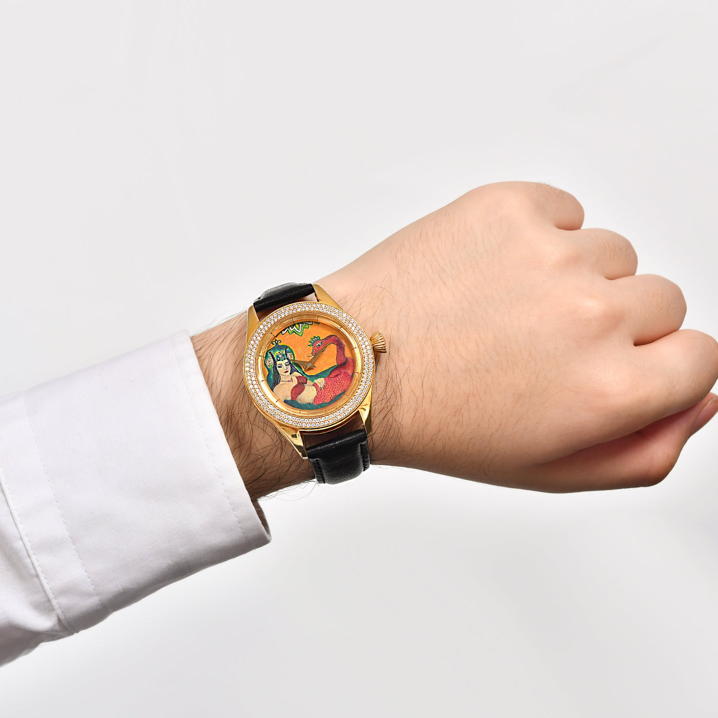 Wunderschöne Sahmaran bemalte Uhr - hochwertiger Schmuck von Rosy Lab Diamonds