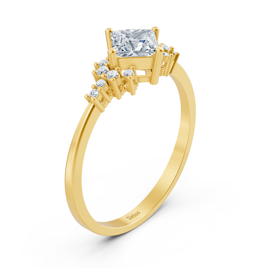 Verlobungsring Aurelia mit Prinzess- und Rundschliff Labordiamanten & Saphiren in 14K Gelbgold - hochwertiger Schmuck von Rosy Lab Diamonds