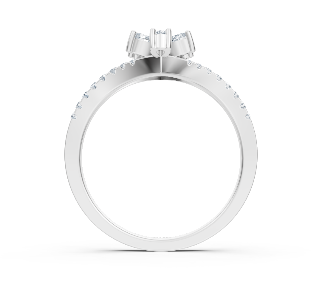 Weißgoldener Ring mit Dreifachfassung und Pavé-Diamanten