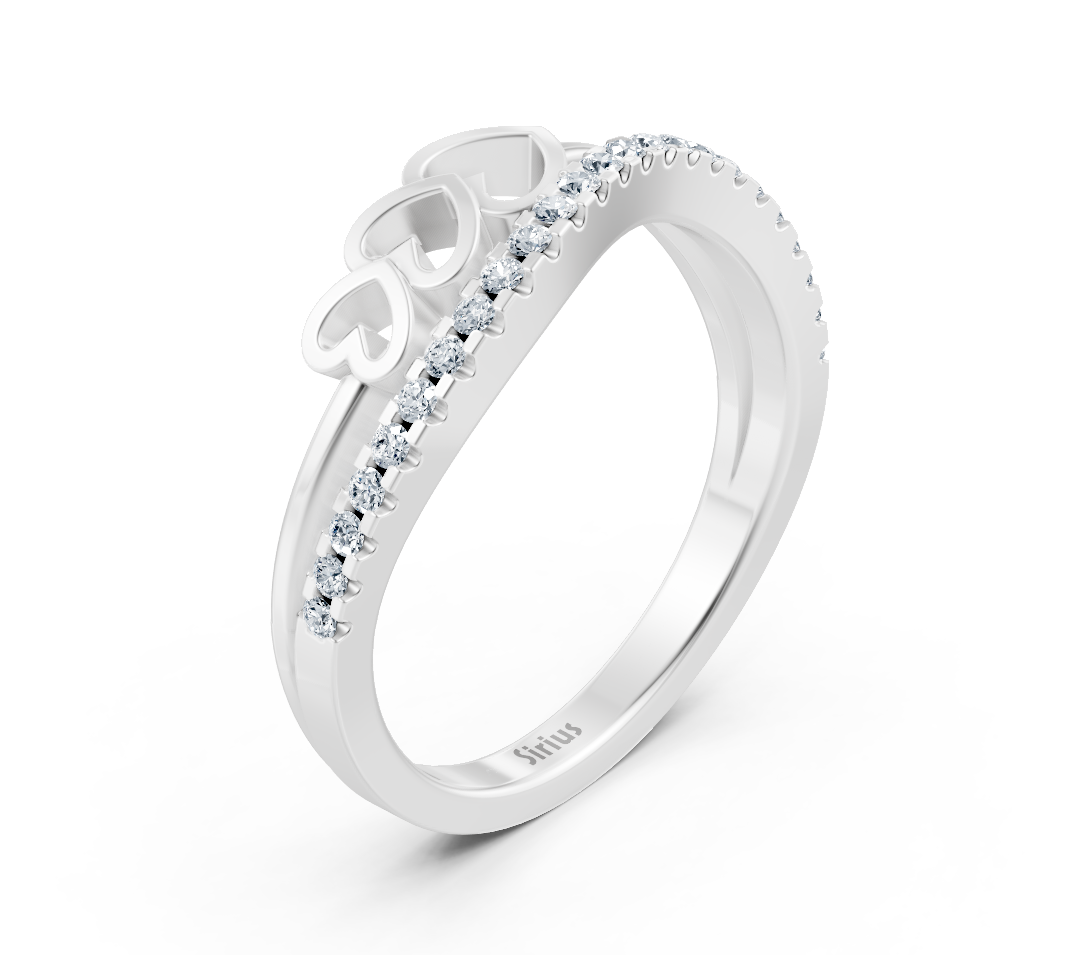 Weißgoldener Ring mit drei Herzen und Labordiamanten