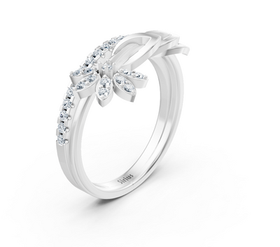 Weißgoldener Ring mit Schmetterlingsdesign und Runddiamanten