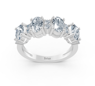 Élégante bague multi-pierres en or blanc avec diamants de laboratoire ovales et ronds