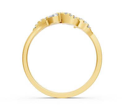 Yellow gold ring with marquise and round diamonds