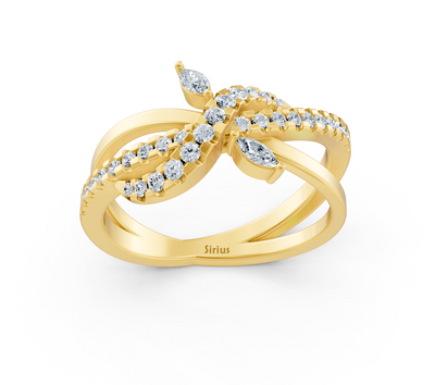 Yellow gold ring with curved marquise-round diamond composition