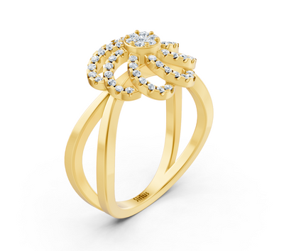 Extravagant yellow gold ring with round diamonds