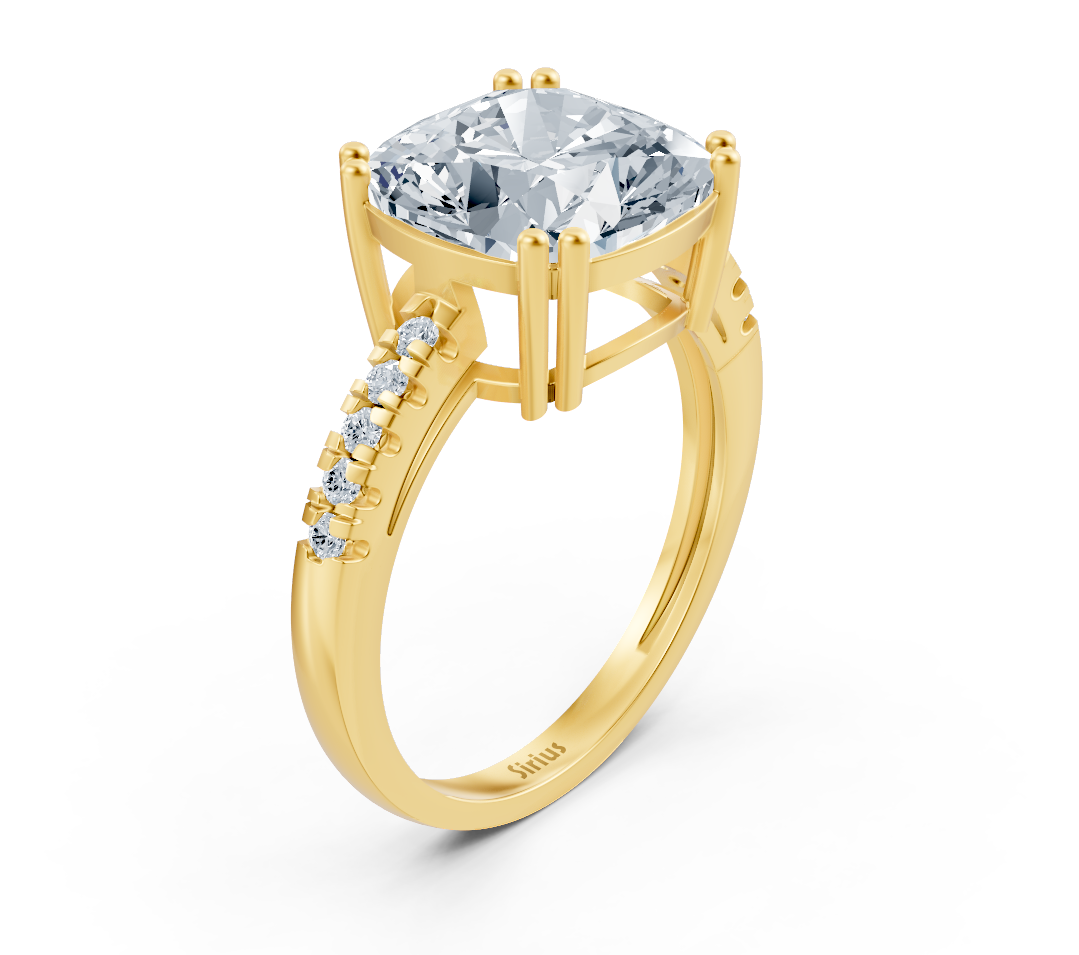 Exklusiver Cushion-Solitär-Ring mit Pavé-Labordiamanten in 14K Gelbgold - hochwertiger Schmuck von Rosy Lab Diamonds