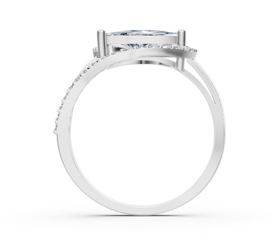 Elegant trillion diamond ring made of 14K white gold – lab-grown