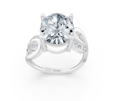 Verlobungsring aus Weißgold mit ovalem Labordiamanten und diamantbesetzter Ornamentfassung