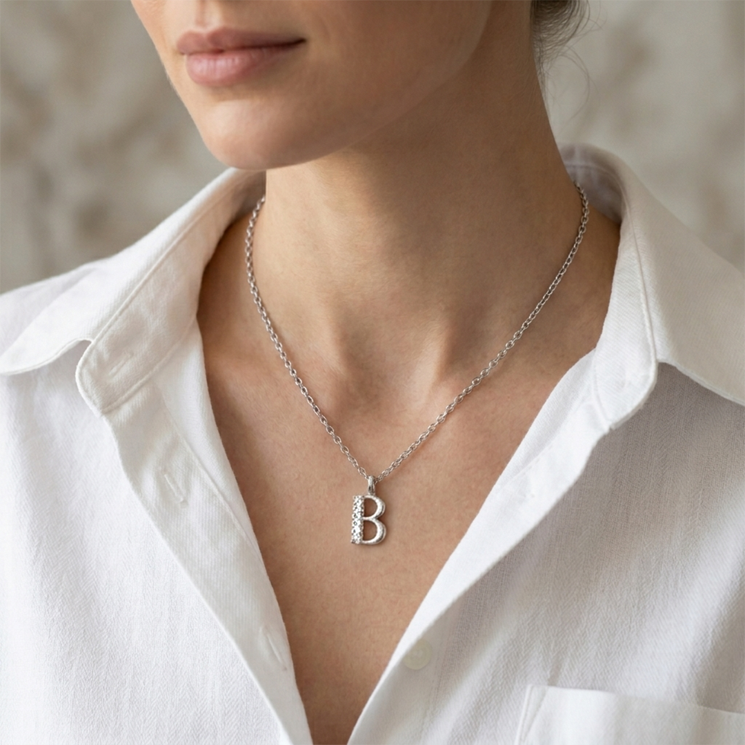 8 Pırlantalı B Kolye Ucu - 9K Beyaz Altın - Rosy Lab Diamonds'tan yüksek kaliteli Mücevher