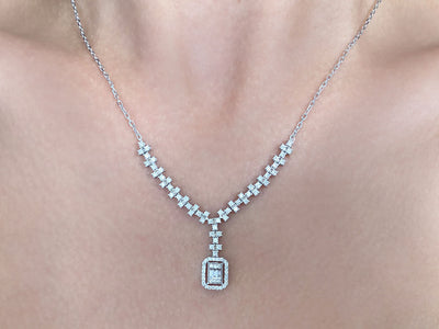 Light path chain with 3 baguette and 87 brilliant diamonds in 14K white gold – 47P0001