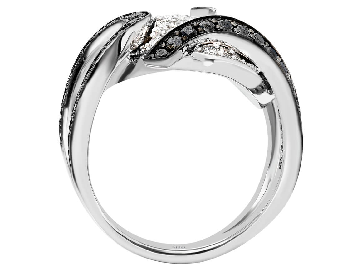 Exquisiter Ring mit laborgezüchteten weißen und schwarzen Diamanten in 14 Karat Gold