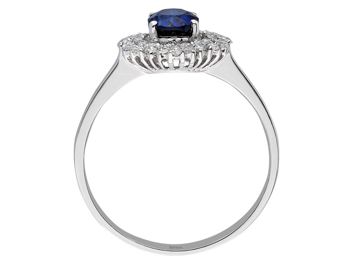 Anturaj ring with lab-grown diamond and oval sapphire in white gold