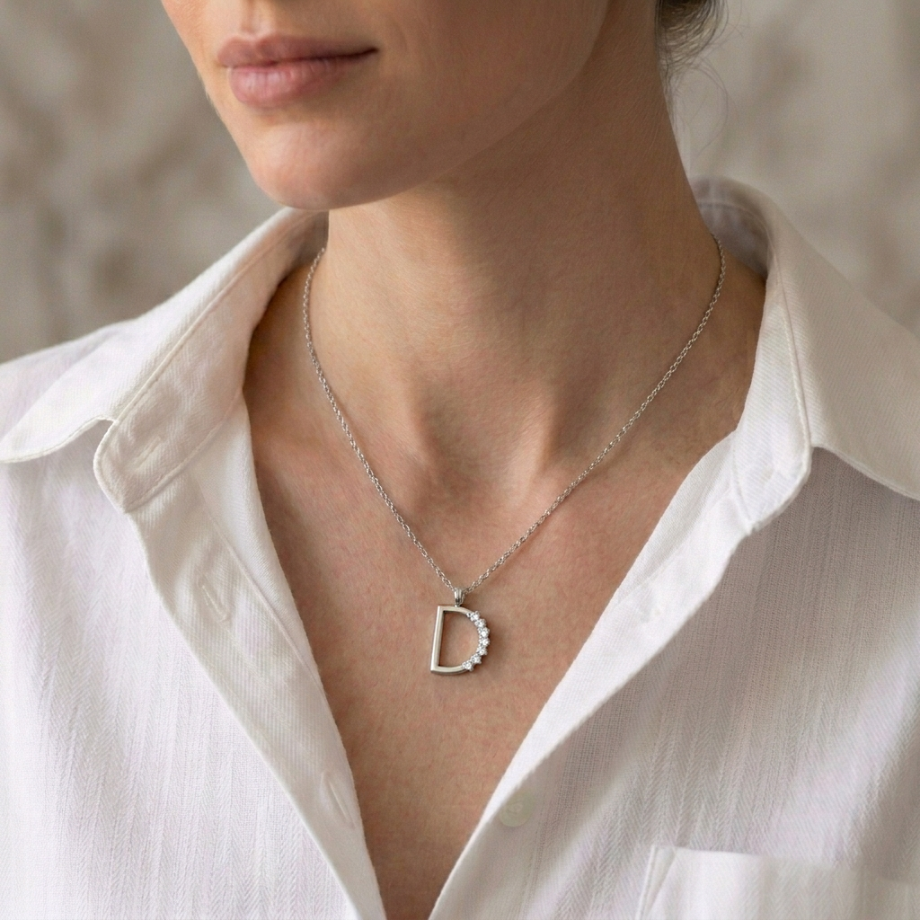 Anhänger D mit 5 Diamanten – 9K Weissgold – hochwertiger Schmuck von Rosy Lab Diamonds