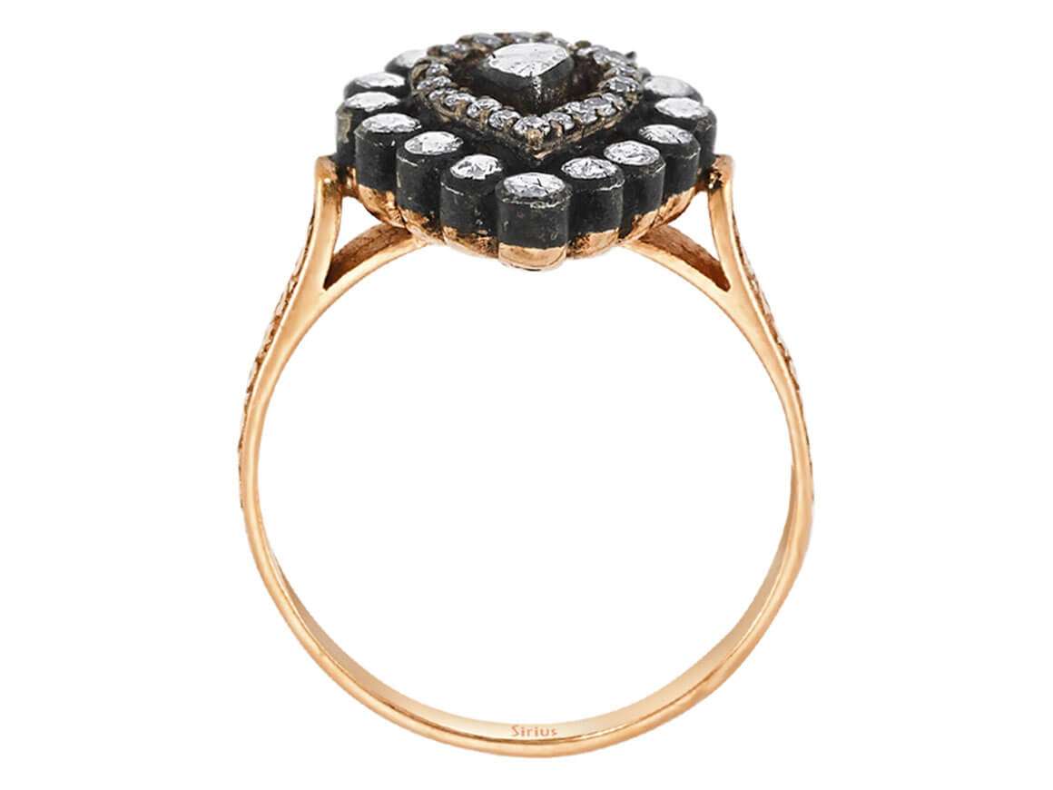 Bague en Or Rose en forme de goutte avec des diamants Elmas et de laboratoire | 8K – Bijoux haut de gamme de Rosy Lab Diamonds