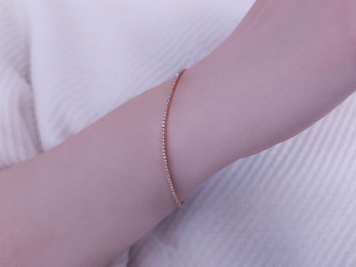 Fine tennis bracelet with 131 lab-grown diamonds in 14K rose gold