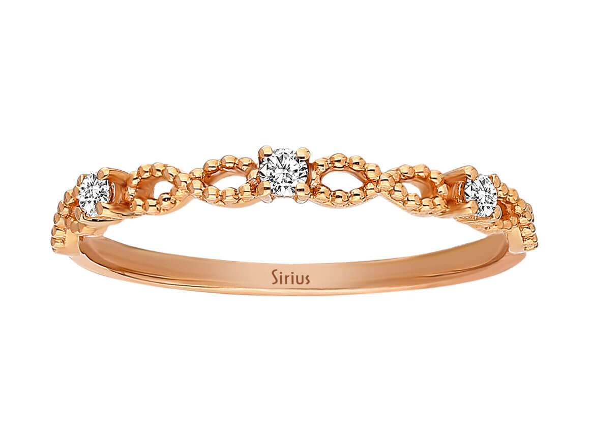 Filigraner Roségold-Ring mit 3 Labor-Diamanten - 14K SchmuckFiligraner Roségold-Ring mit 3 Labor-Diamanten - 14K Schmuck - hochwertiger Schmuck von Rosy Lab Diamonds