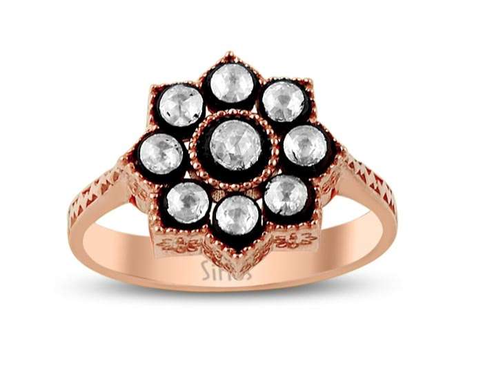 Laboratuvarda yetiştirilmiş Yuvarlak Kesim pırlantalar ve 8 ayar Rose Altın içeren ışıltılı Rose Altın pırlanta yüzük - Rosy Lab Diamonds’tan yüksek kaliteli Mücevher