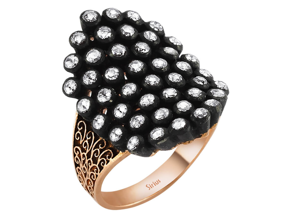 Extravaganter Bienenwaben-Ring mit 44 Rundgeschliffenen Diamanten