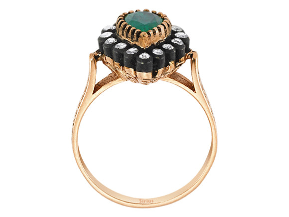 Antikstil-Ring mit Tropfenförmigem Smaragd und Elmas in Roségold