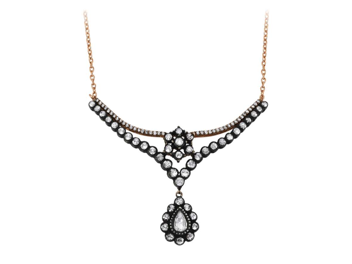 Rose gold necklace with teardrop-shaped lab diamond, 44 round diamonds & 40 brilliants – 82P0008