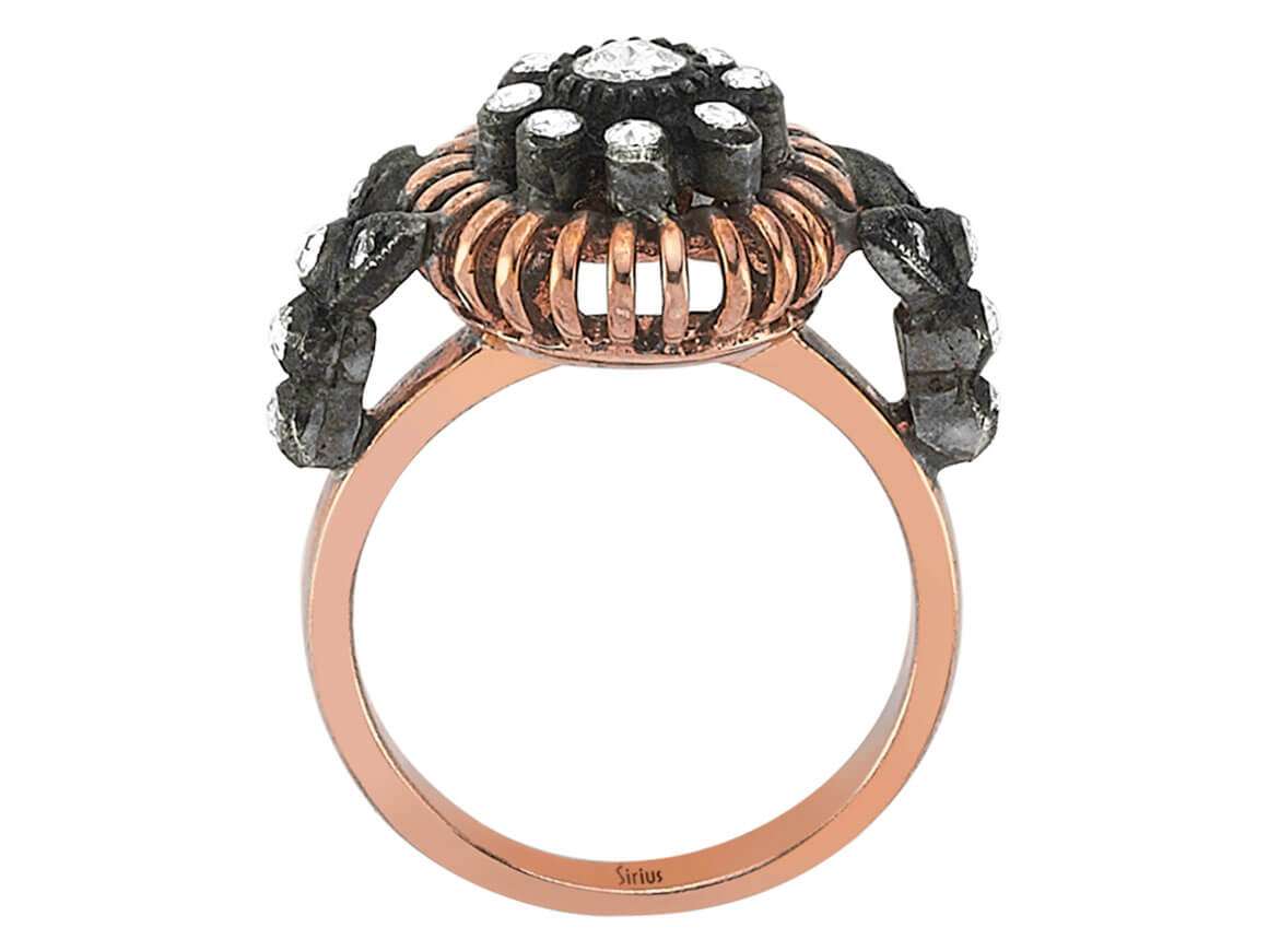 خاتم من ذهب وردي مع الزمرد والألماس - تصميم مضفّر - 80R0011 - مجوهرات عالية الجودة من Rosy Lab Diamonds