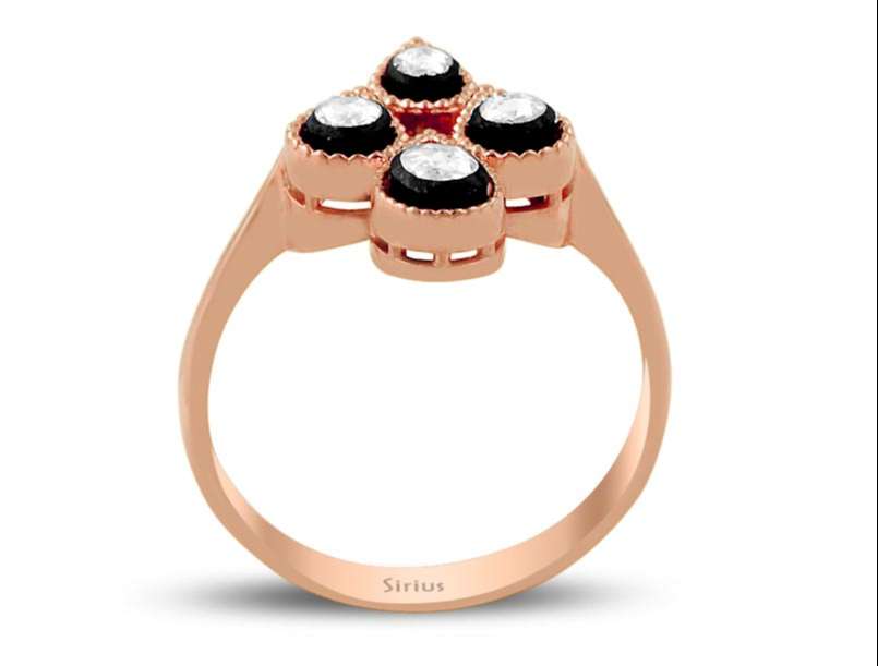 Delicate Rose Gold ring with four lab-grown diamonds in 8-karat gold – high-quality Jewelry from Rosy Lab Diamonds