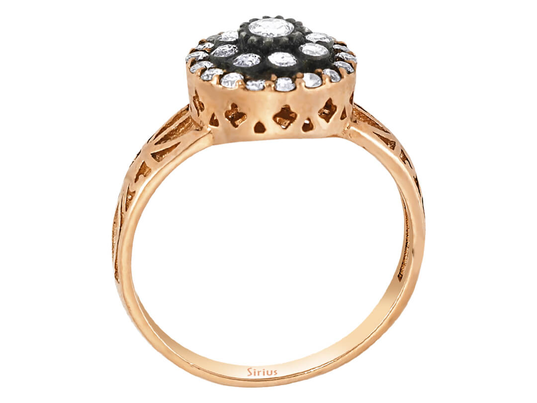 Antiker Roségold-Ring mit 27 Rundgeschliffenen Labordiamanten