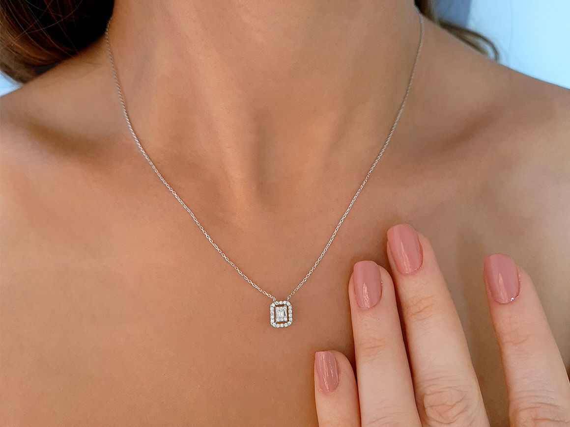 Rectangular necklace with 3 baguette and 24 round lab diamonds – 8K gold