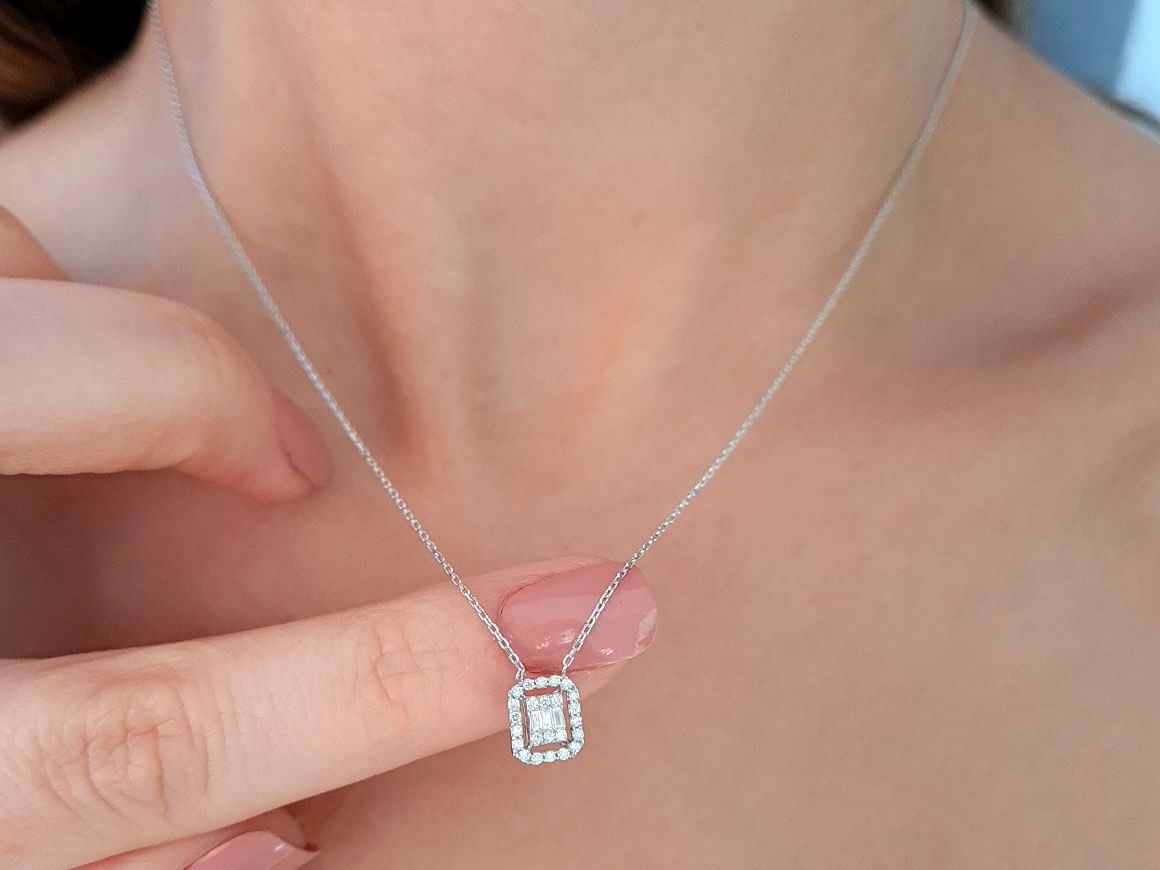 Baget ve yuvarlak laboratuvar elmaslı dikdörtgen Kolye | 8K Altın - Rosy Lab Diamonds’tan yüksek kaliteli Mücevher