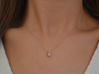 Solitaire diamond necklace with leaf setting in 14K white gold – 0.18 carat