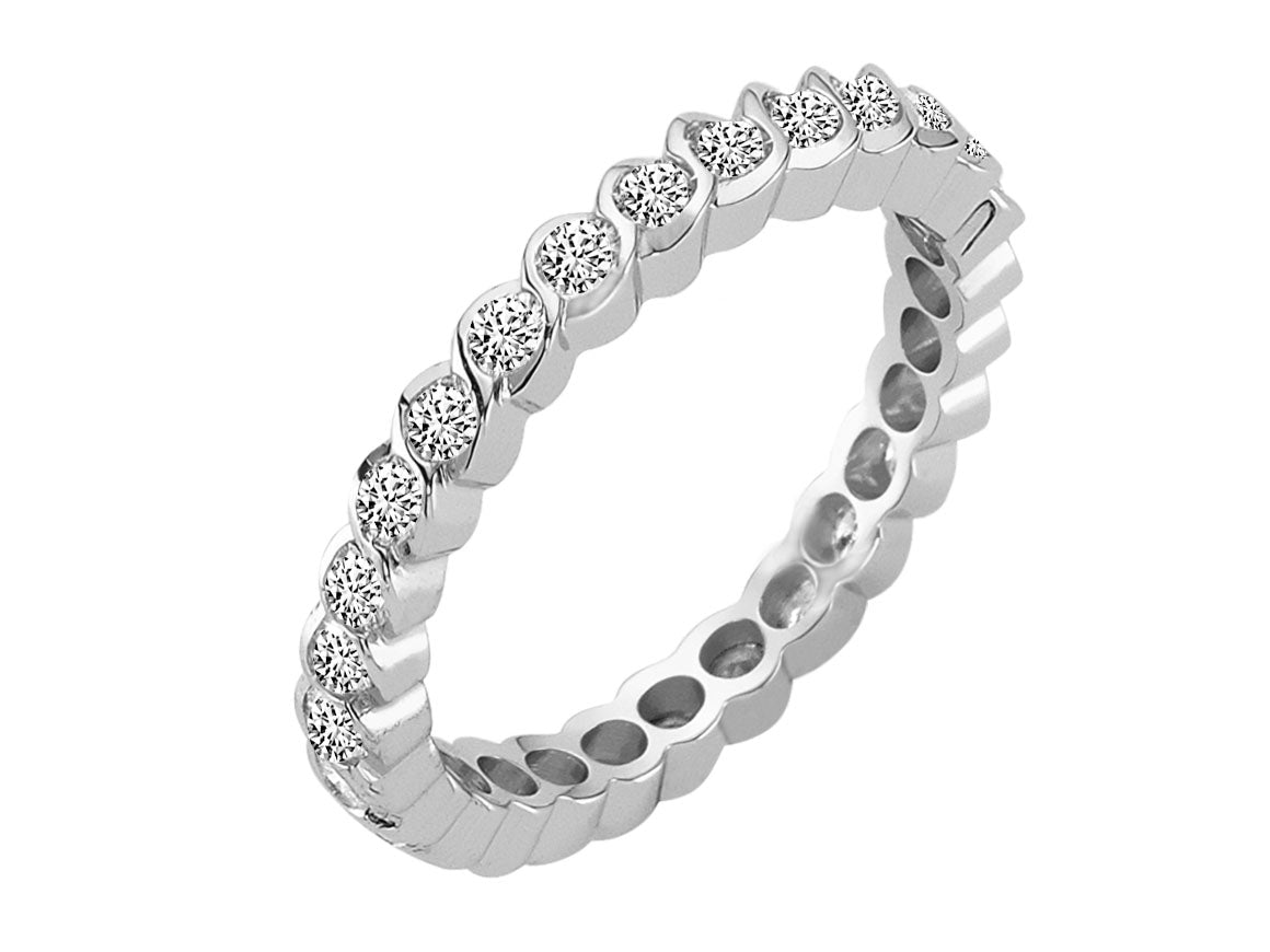 Sparkling solid stone ring with 29 lab-grown diamonds in white gold