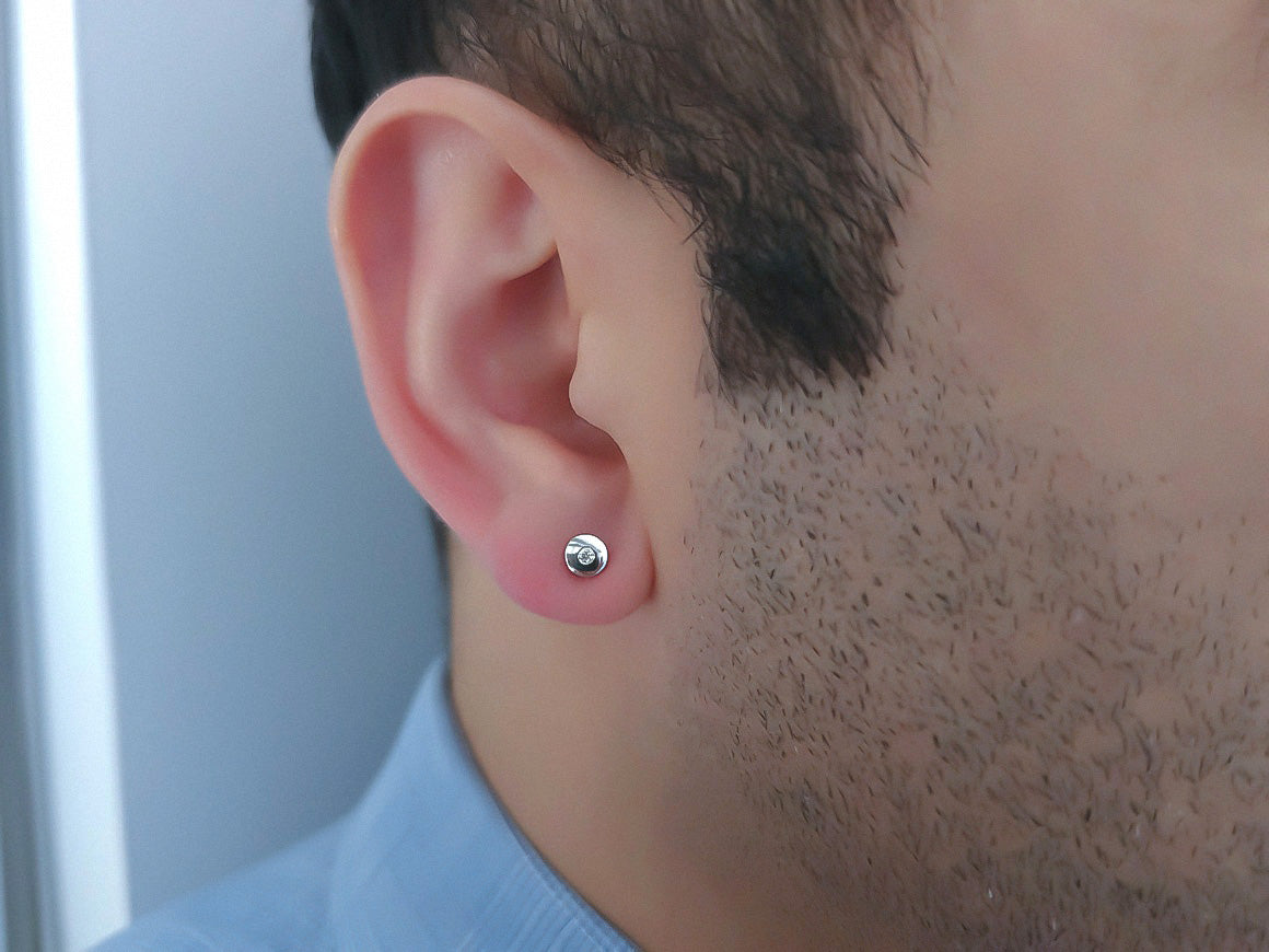 333 ayar Beyaz Altın ve laboratuvar pırlantalı Pimli Küpe - Rosy Lab Diamonds'tan kaliteli Mücevher