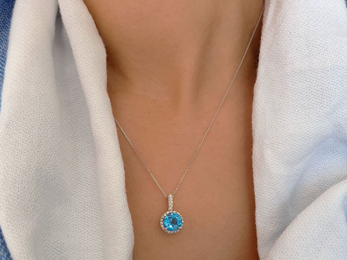 Pendant with Blue Topaz & Diamonds in 14K White Gold - 07P0037 - high-quality Jewelry by Rosy Lab Diamonds