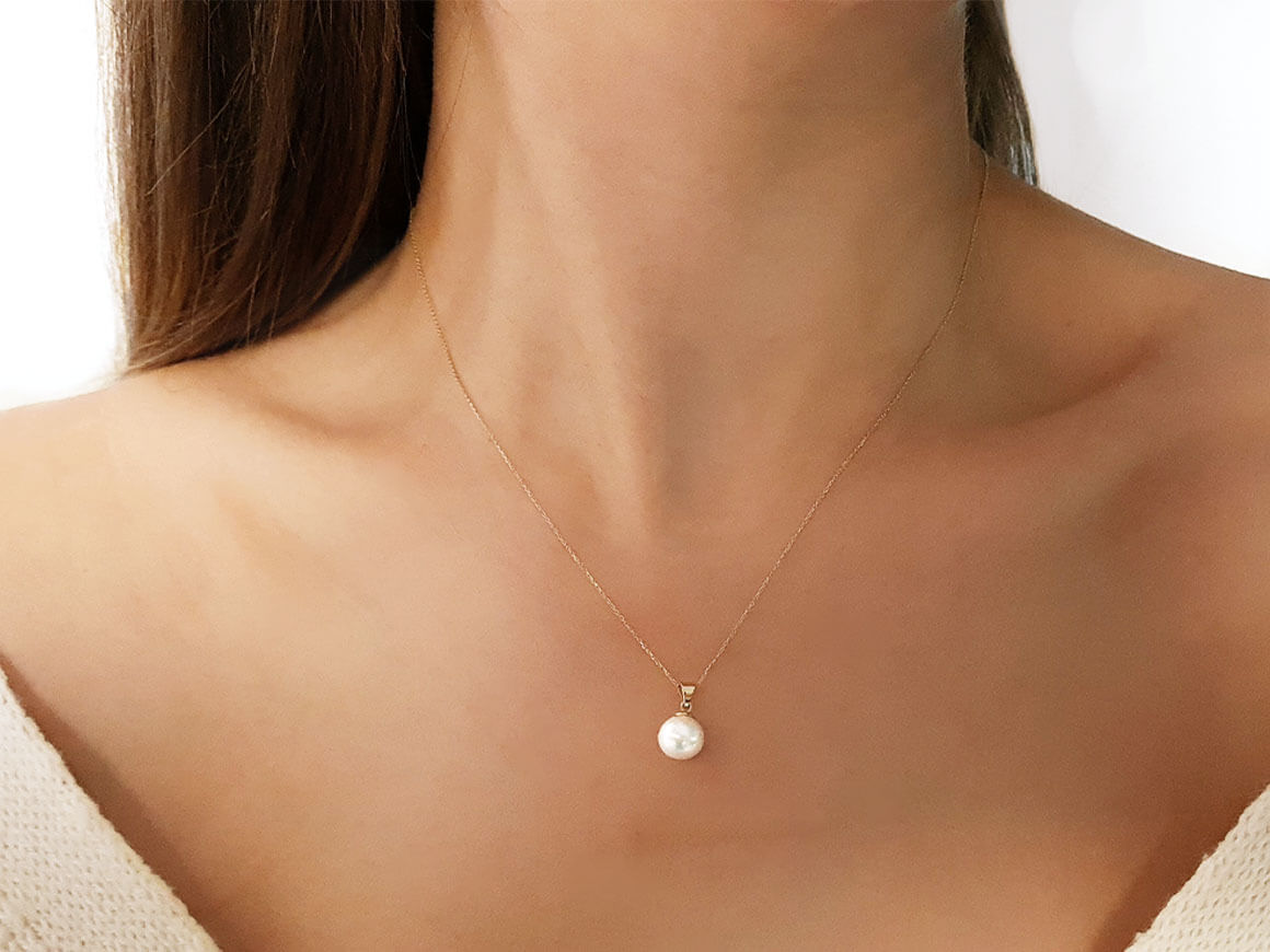 Collier élégant avec perle blanche ronde – 3,03 ct en or jaune 14 carats
