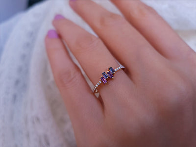 Bague en or rose avec iolite, améthyste et 14 diamants de laboratoire