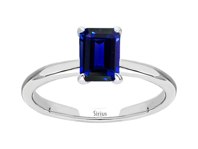 Weißgold-Ring mit tiefblauem Saphir im Oktagonschliff