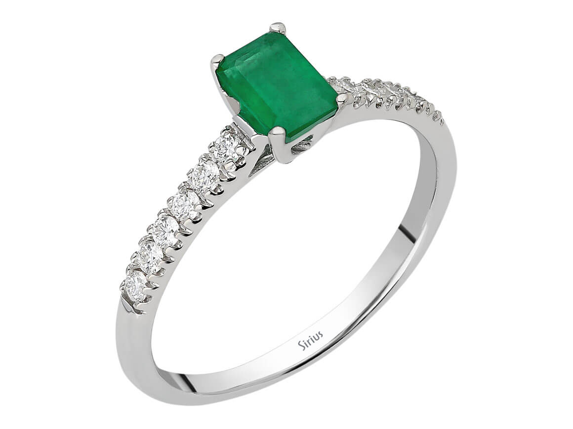 White Gold diamond ring with emerald gemstone - 14-karat gold - high-quality Jewelry by Rosy Lab Diamonds