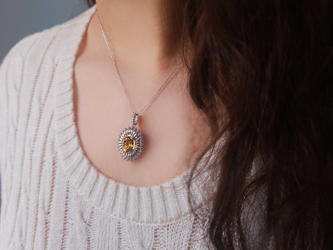 Elegant pendant with oval citrine & diamonds – 2.40 ct citrine in 14K white gold