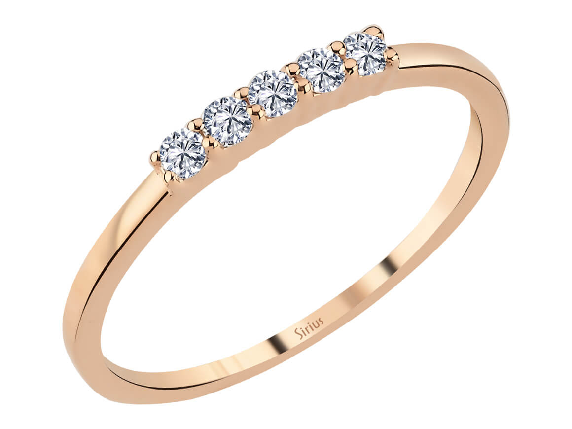Zarter Roségold-Ring mit fünf laborgezüchteten Diamanten – 8K, 0,15 Karat – hochwertiger Schmuck von Rosy Lab Diamonds