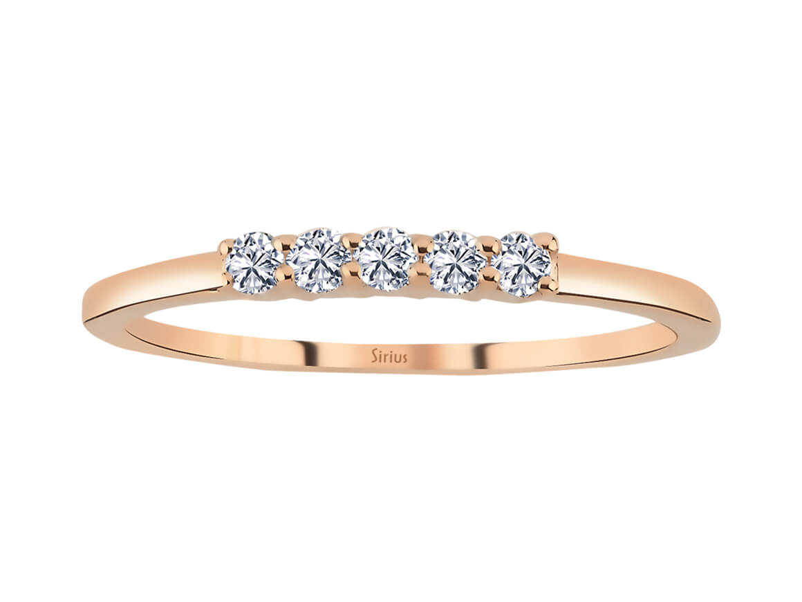 Zarter Roségold-Ring mit fünf laborgezüchteten Diamanten – 8K, 0,15 Karat – hochwertiger Schmuck von Rosy Lab Diamonds