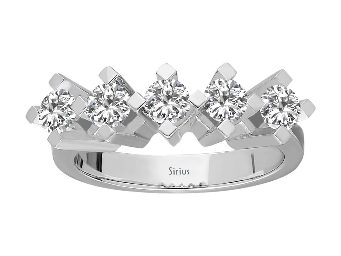 14K white gold ring with 5 round diamonds (0.77 carat)