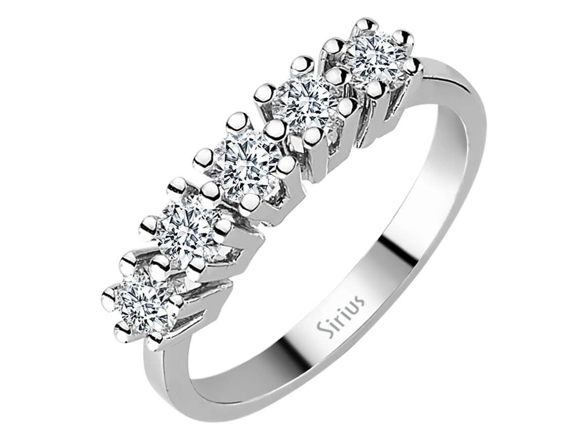 Bague en diamant moderne à 5 pierres, Taille Brillant Rond, en Or Blanc 14 carats - diamants cultivés en laboratoire - Bijoux haut de gamme de Rosy Lab Diamonds