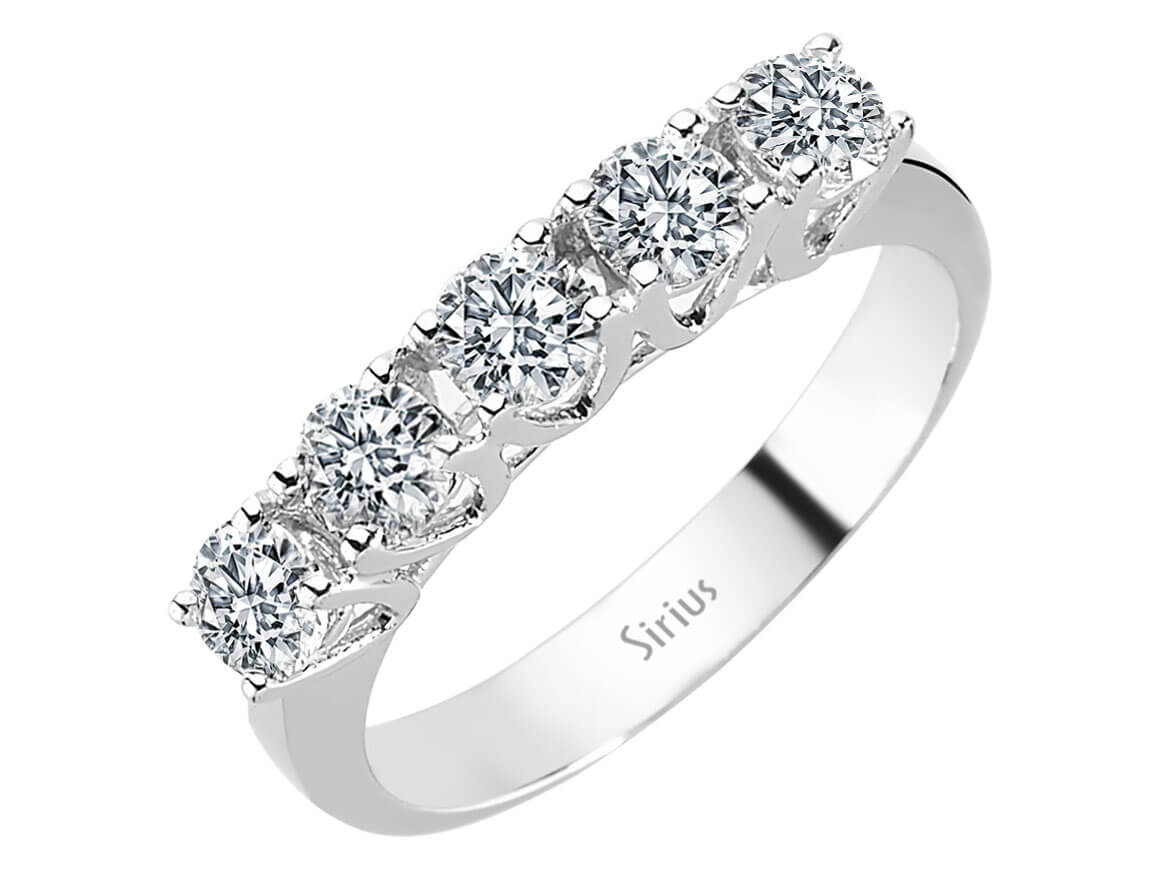 Stilvoller 5-Stein Rundschliff Diamantring aus 14 Karat Weißgold