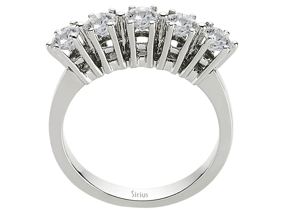 Zeitloser 5-Steine-Ring aus 14 Karat Weißgold mit rund geschliffenen Diamanten