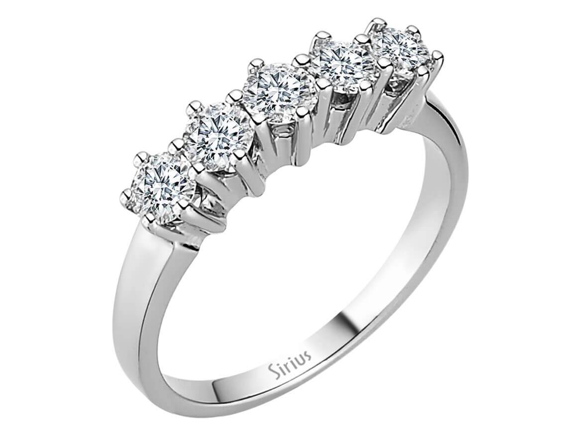 Eleganter Fünf-Steine-Ring mit Rund geschliffenen Labor-Diamanten