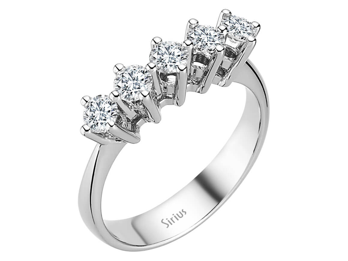 Strahlender 5-Stein-Ring mit rund geschliffenen laborgezüchteten Diamanten in 14K Weißgold