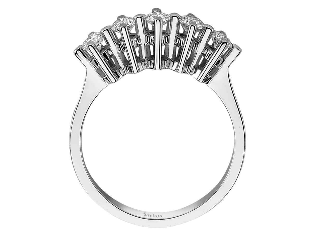 Klassischer Fünfsteinring mit 0,51 ct Labordiamanten in Weißgold